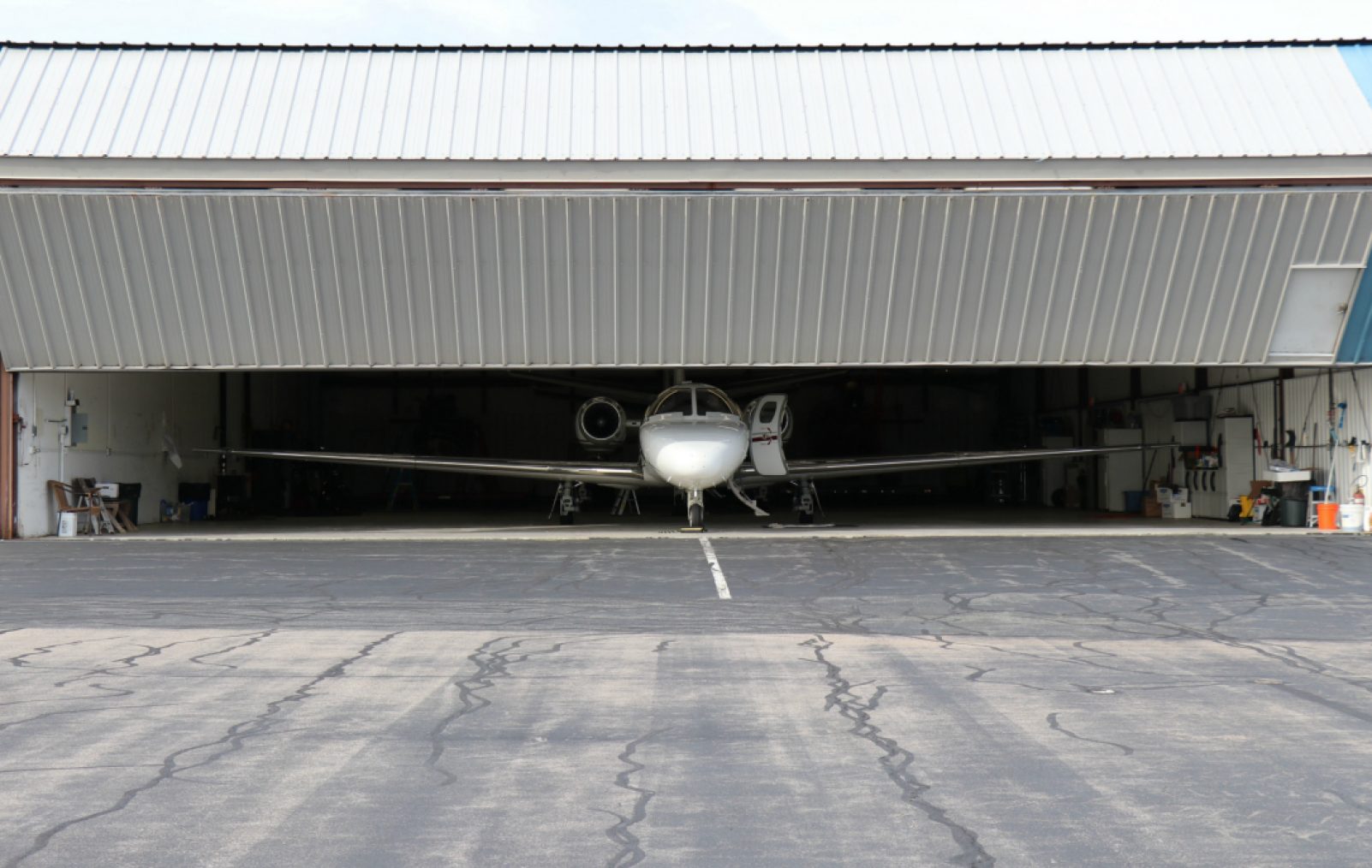 Hanger 3 Hanger 3